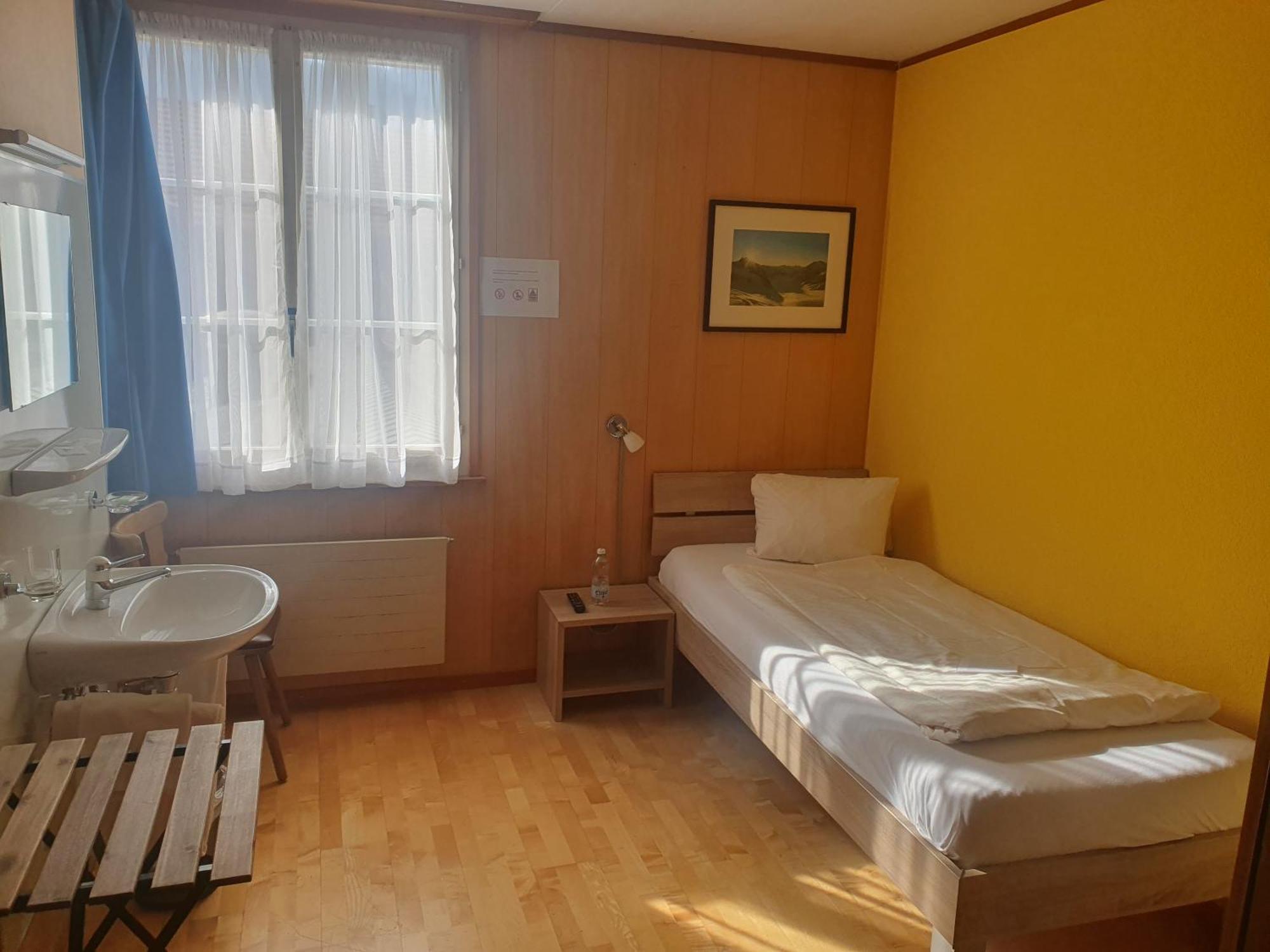 Gasthof Hirschen Wilderswil Zimmer foto