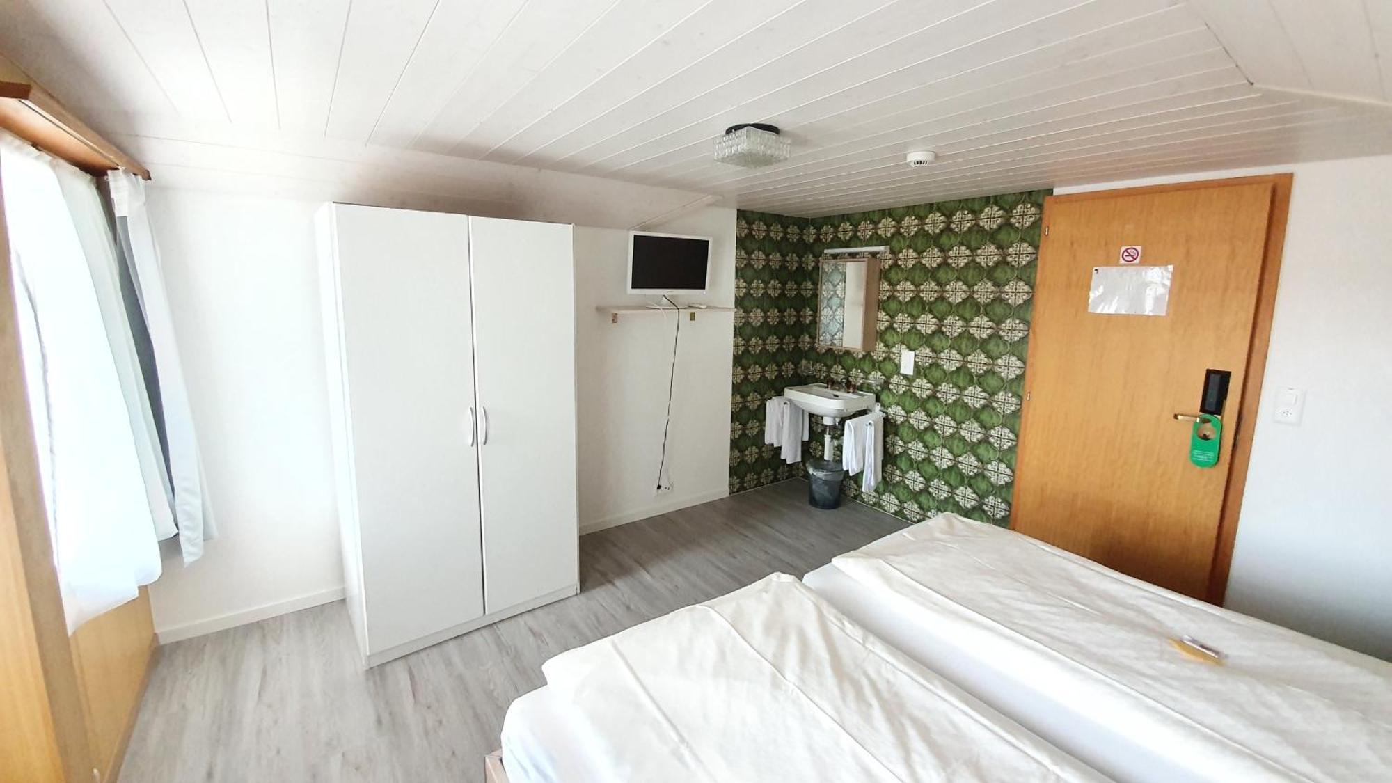Gasthof Hirschen Wilderswil Zimmer foto