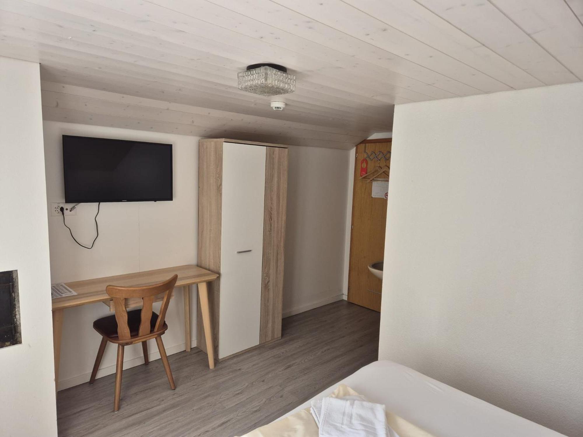 Gasthof Hirschen Wilderswil Zimmer foto